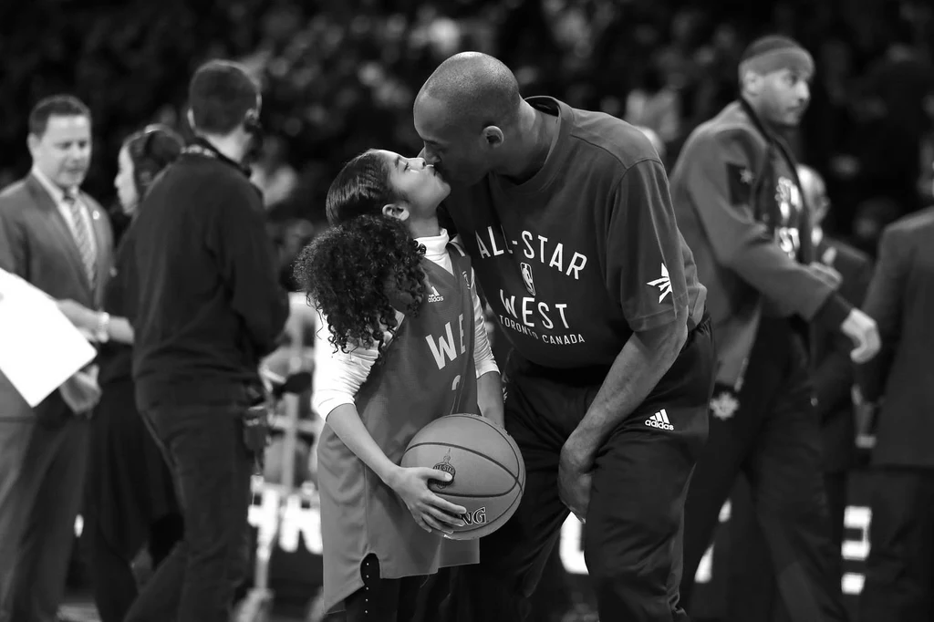 Kobe Bryant i jego córka Gianna zginęli w katastrofie helikoptera Kobe Bryant i jego córka Gianna zginęli w katastrofie helikoptera