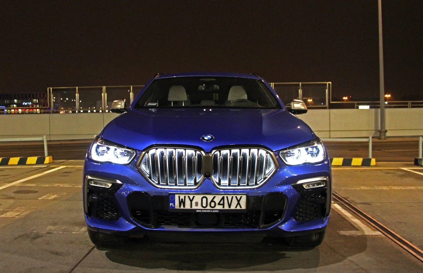 BMW X6 M50i BMW X6 M50i