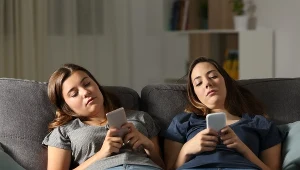 Młodzi coraz później wyprowadzają się od rodziców. Zdj. ilustracyjne