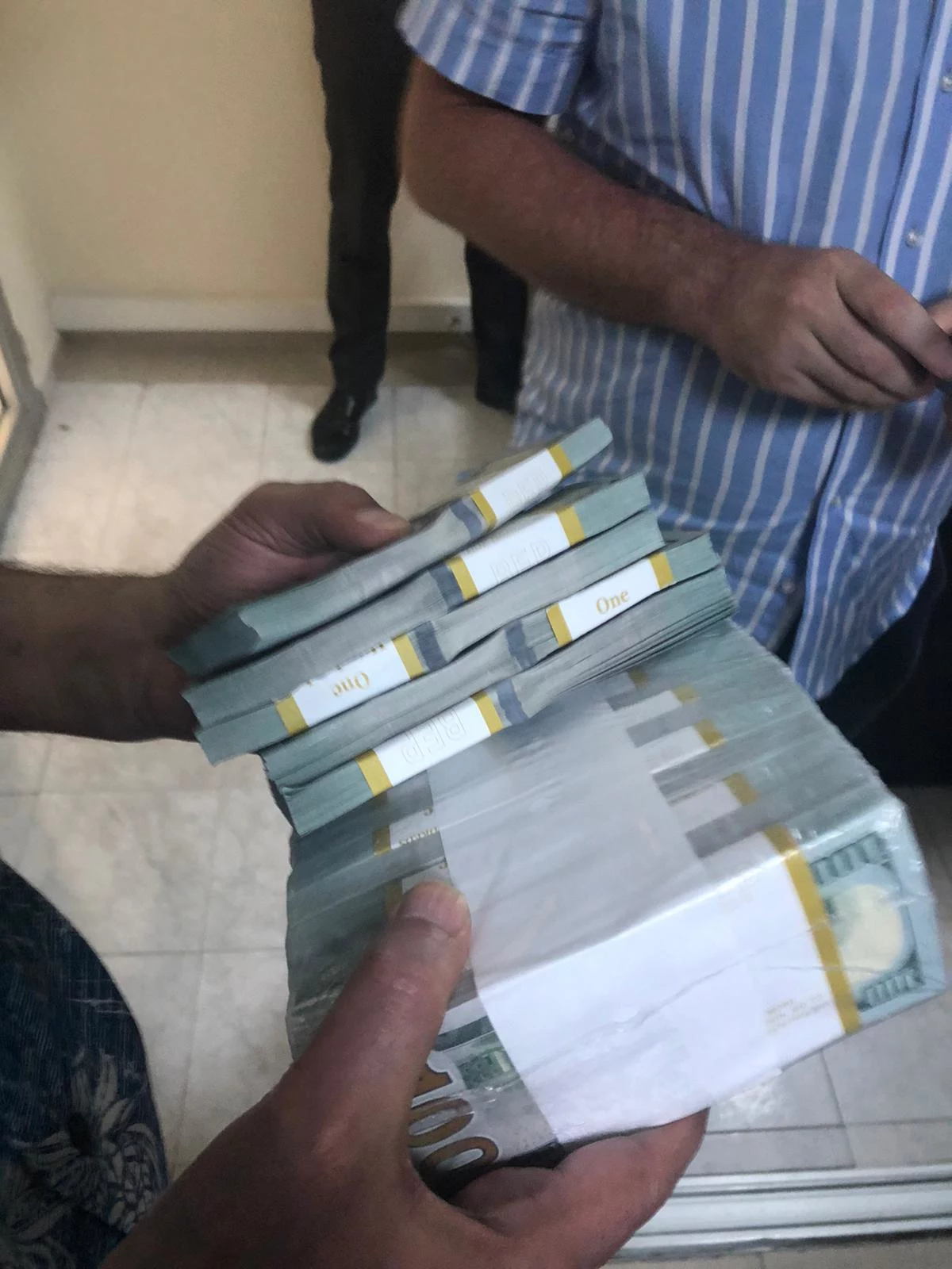 Plik banknotów, o które tak długo toczyła się batalia Plik banknotów, o które tak długo toczyła się batalia