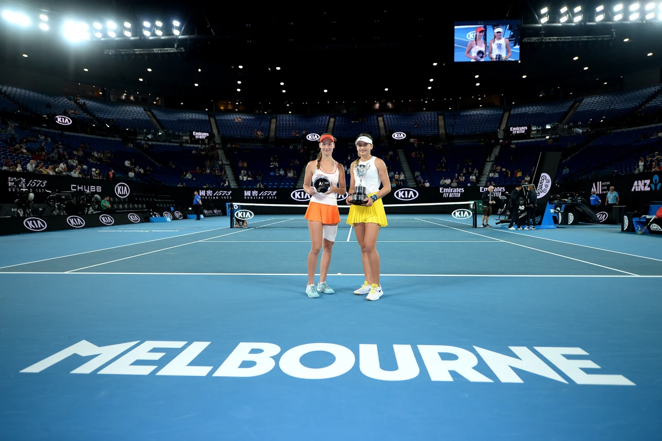 Weronika Baszak (z lewej) po finale Australian Open juniorek Weronika Baszak (z lewej) po finale Australian Open juniorek