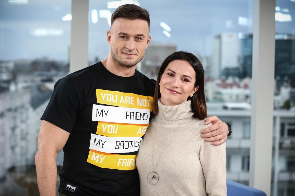 Rozpoznawalność Jarząbkowskiego sprawiła, że jest on zapraszany od czasu do czasu do mainstreamowych stacji telewizyjnych w celu popularyzacji esportu. Przed kilku laty był jednym z porannych gości Polsat News, gdy w Katowicach odbywały się finały Intel Extreme Masters. Rozpoznawalność Jarząbkowskiego sprawiła, że jest on zapraszany od czasu do czasu do mainstreamowych stacji telewizyjnych w celu popularyzacji esportu. Przed kilku laty był jednym z porannych gości Polsat News, gdy w Katowicach odbywały się finały Intel Extreme Masters.