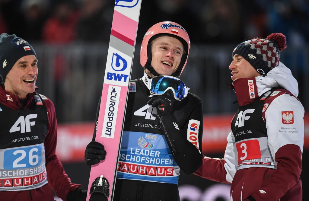 Wydania z serii RTL Ski Jumping były bardzo popularne wśród polskich i niemieckich graczy ze względu na rywalizację Adama Małysza najpierw z Martinem Schmittem, a następnie Svenem Hannavaldem. Polacy również odznaczyli się w historii tego typu gier. Wydania z serii RTL Ski Jumping były bardzo popularne wśród polskich i niemieckich graczy ze względu na rywalizację Adama Małysza najpierw z Martinem Schmittem, a następnie Svenem Hannavaldem. Polacy również odznaczyli się w historii tego typu gier.