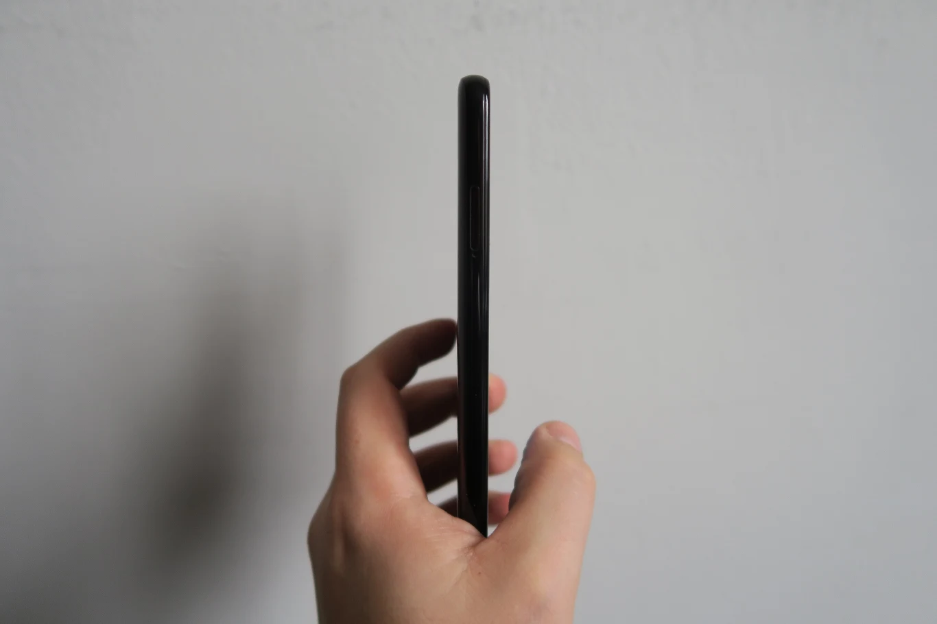 W środku Moto G8 Plus znajdziemy ośmiordzeniowy procesor Snapdragon 665, o taktowaniu 2,00 GHz i 4 GB pamięci RAM. Specyfikacja ta w zupełności wystarcza do korzystania z najnowszych aplikacji oraz gier. 