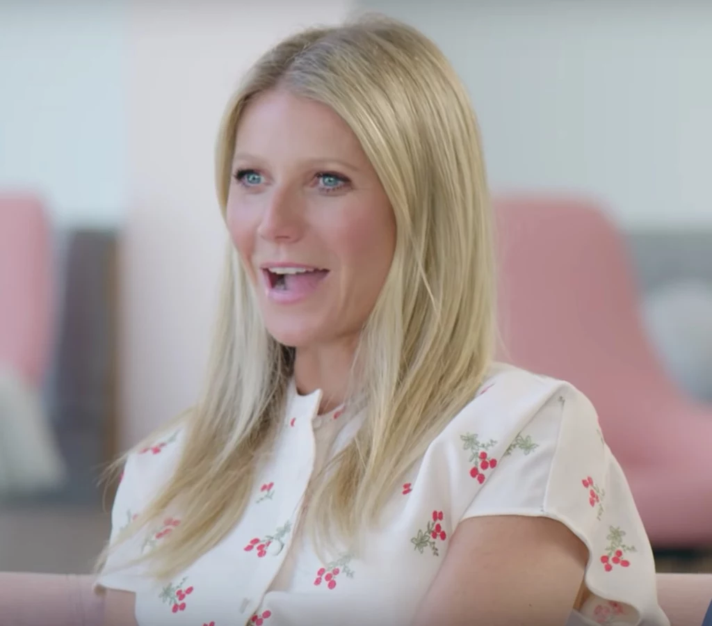 Gwyneth Paltrow jest nazywana „mistrzynią zdrowego stylu życia” i od dawna żyje na przekór hołubionym w Hollywood zasadom. 47-letnia aktorka prawie w ogóle się nie maluje i korzysta z dobrodziejstw medycyny naturalnej. Nic dziwnego, że nie sięga także po farbę do włosów. Gwyneth Paltrow jest nazywana „mistrzynią zdrowego stylu życia” i od dawna żyje na przekór hołubionym w Hollywood zasadom. 47-letnia aktorka prawie w ogóle się nie maluje i korzysta z dobrodziejstw medycyny naturalnej. Nic dziwnego, że nie sięga także po farbę do włosów.
