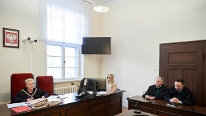 Proces Dominika W., na zdjęciu sędzia i obrońcy oskarżonego. 