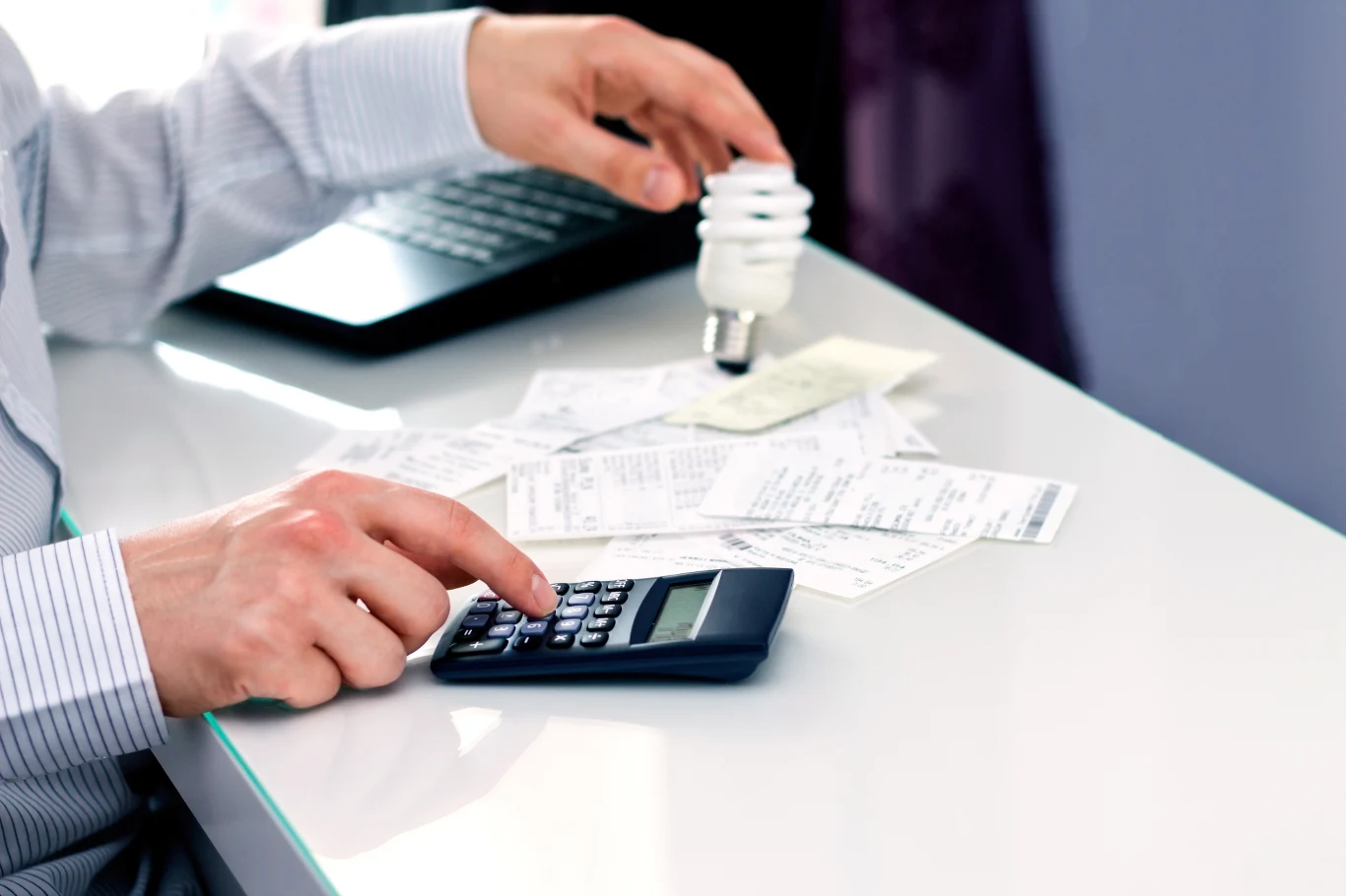 Tarcza Solidarnościowa jest pakietem ustaw, który przyjęty został w celu ochrony odbiorców energii elektrycznej