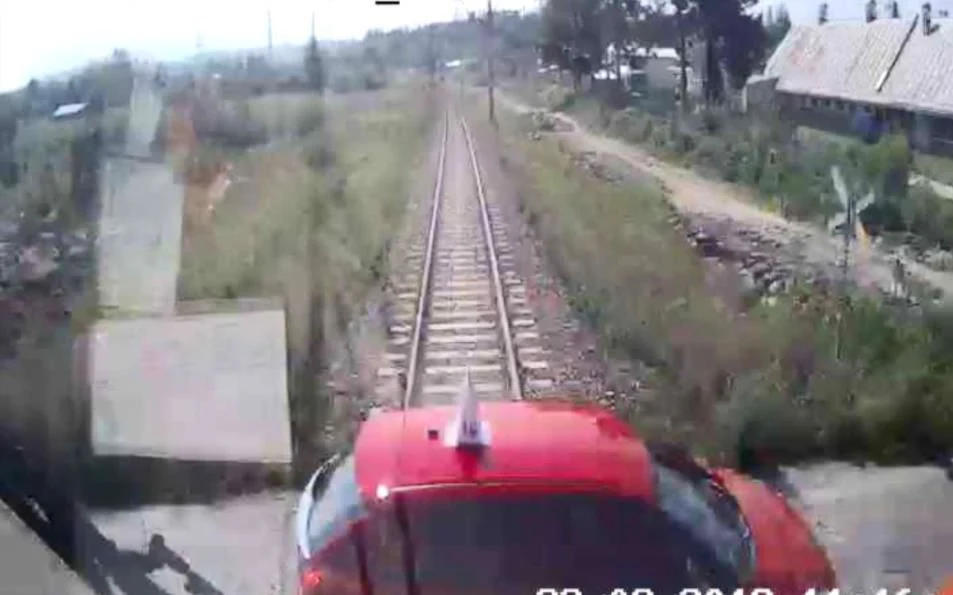 Moment uderzenia w auto Moment uderzenia w auto