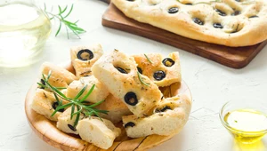 Focaccia z oliwkami 