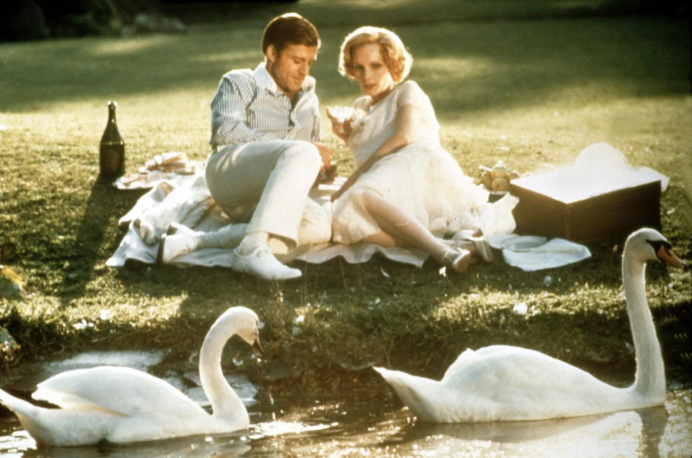 W 1974 roku Farrow otrzymała rolę Daisy Buchanan w filmie Jacka Claytona "Wielki Gatsby", grając u boku Roberta Redforda (na zdjęciu).

W 1978 roku pojawiła się w filmie kultowego reżysera Roberta Altmana "Dzień weselny", wyśmiewającym amerykańskie społeczeństwo. Grała również w filmach telewizyjnych m.in. w muzycznej wersji "Piotrusia Pana" w 1976 roku.