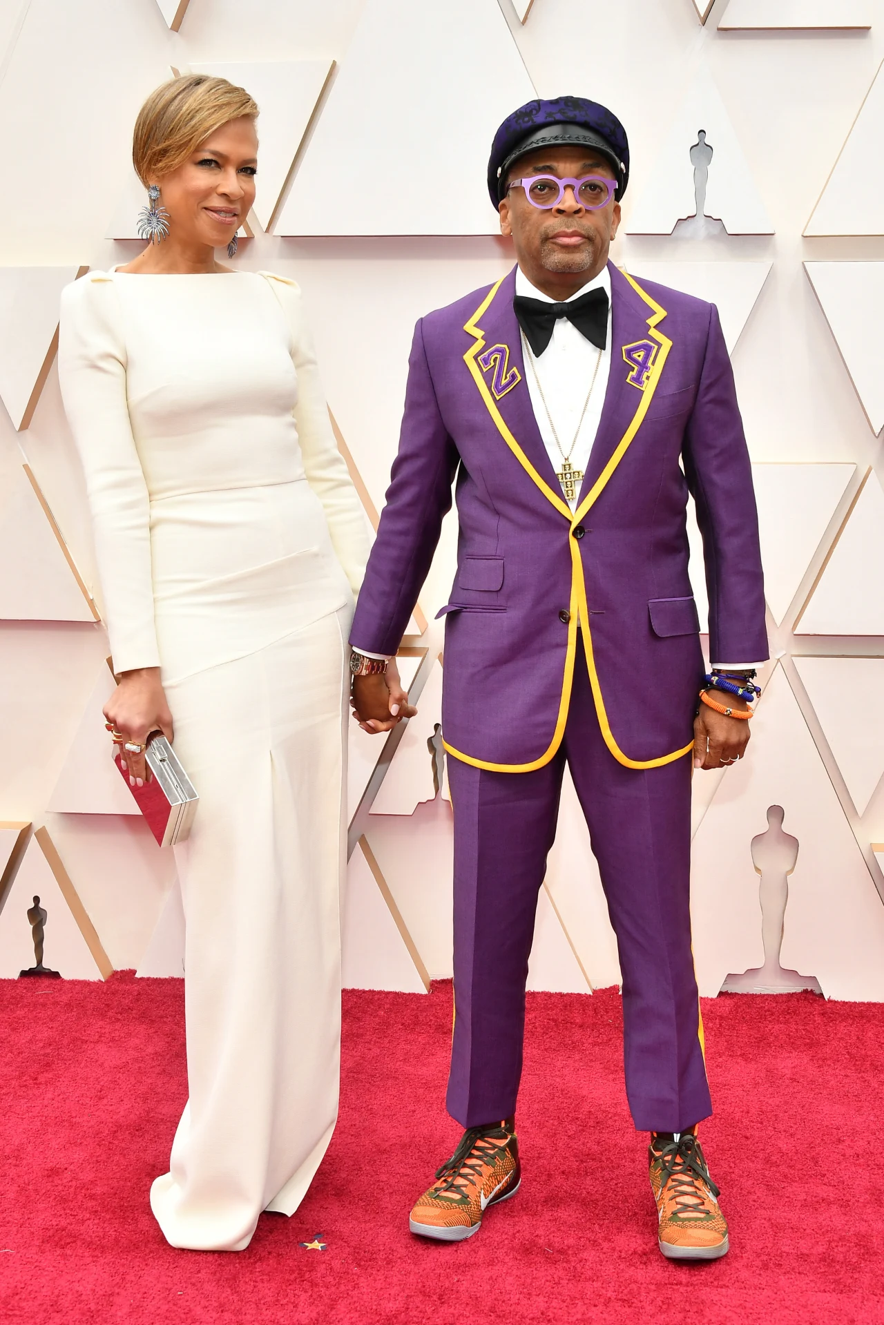 Barwy Los Angeles Lakers i numer 24. Spike Lee oddał swoim strojem hołd zmarłemu tragicznie Kobemu Bryantowi Barwy Los Angeles Lakers i numer 24. Spike Lee oddał swoim strojem hołd zmarłemu tragicznie Kobemu Bryantowi