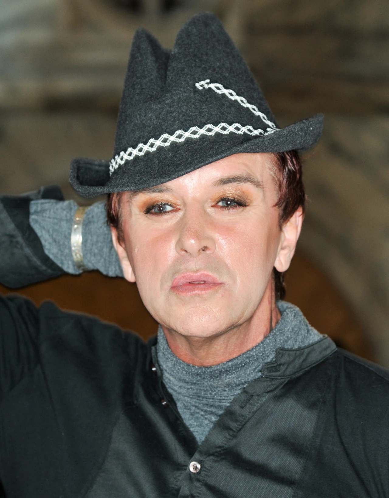 Steve Strange zmarł 12 lutego podczas wakacji w Egipcie. Przyczyną niespodziewanej śmierci lidera Visage był atak serca. "Rozumieliśmy, że ma jakieś problemy zdrowotne, ale z tego co wiedzieliśmy, nic nie zagrażało jemu życiu. Jego przyjaciele i rodzina są w szoku, nie mieliśmy pojęcia, że coś takiego może się wydarzyć" - nie może uwierzyć jego agent Pete Bassett.