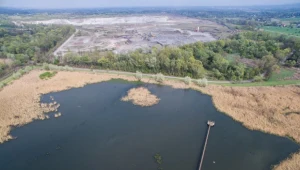 W próbkach gruntu obok składowisk przy ul. Dymarek w Krakowie stwierdzono m.in. 137-krotne przekroczenia dopuszczalnych wartości pestycydami i prawie 40-krotne WWA