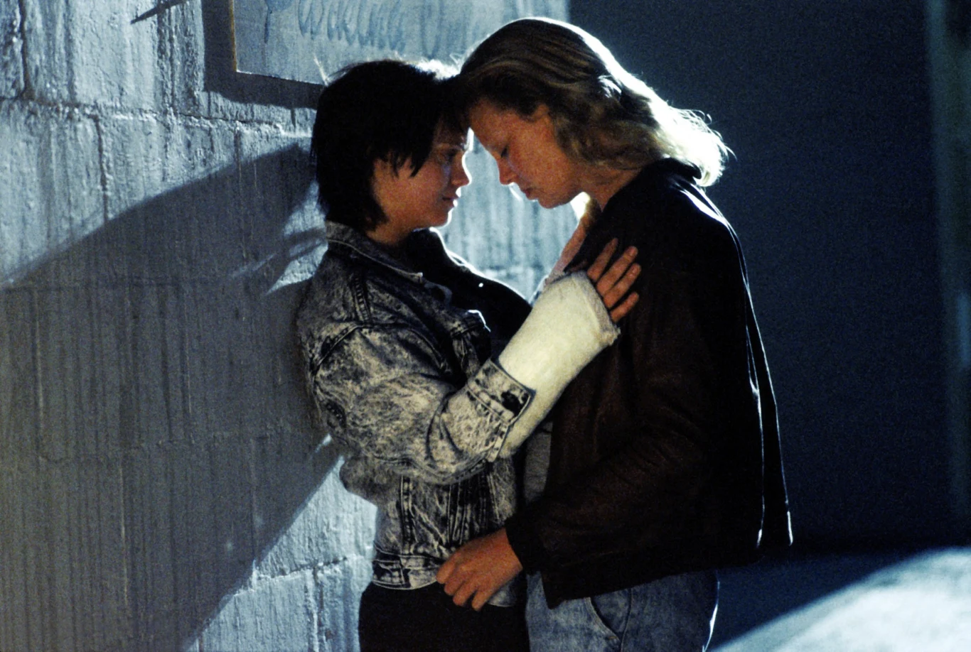 Jeszcze ważniejsza w jej aktorskim dorobku okazała się jednak kreacja w filmie "Monster", opowiadającym historię Aileen Wuornos, amerykańskiej prostytutki, która po dokonaniu serii morderstw na mężczyznach, została skazana na śmierć. Ricci zagrała dziewczynę głównej bohaterki, w którą wcielała się Charlize Theron, nagrodzoną za swoją rolę Oscarem.