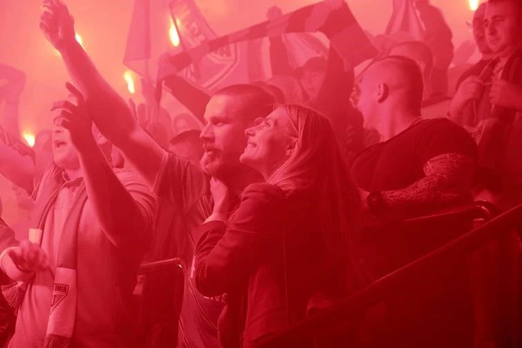 Antoni Królikowski i Katarzyna Zawadzka w scenie z filmu "Bad Boy"
