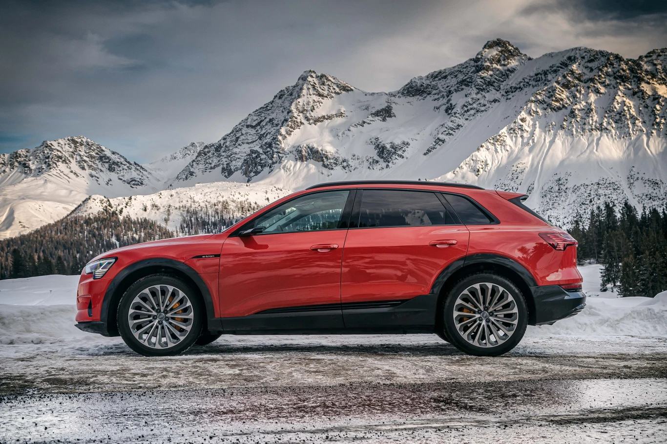 Audi e-tron po Alpach. Zdjęcia 