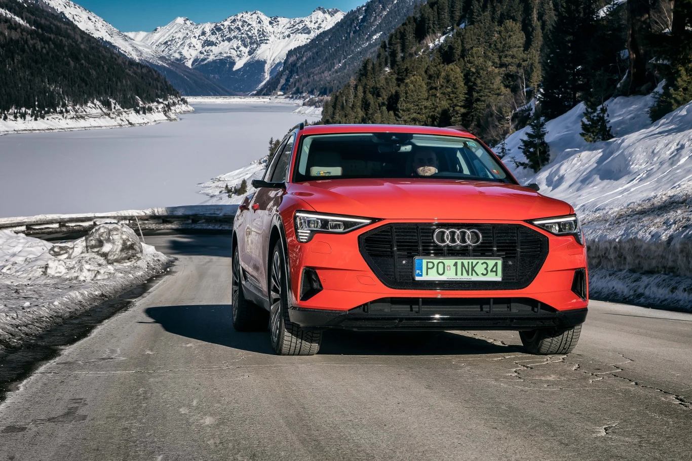 Audi e-tron po Alpach. Zdjęcia 