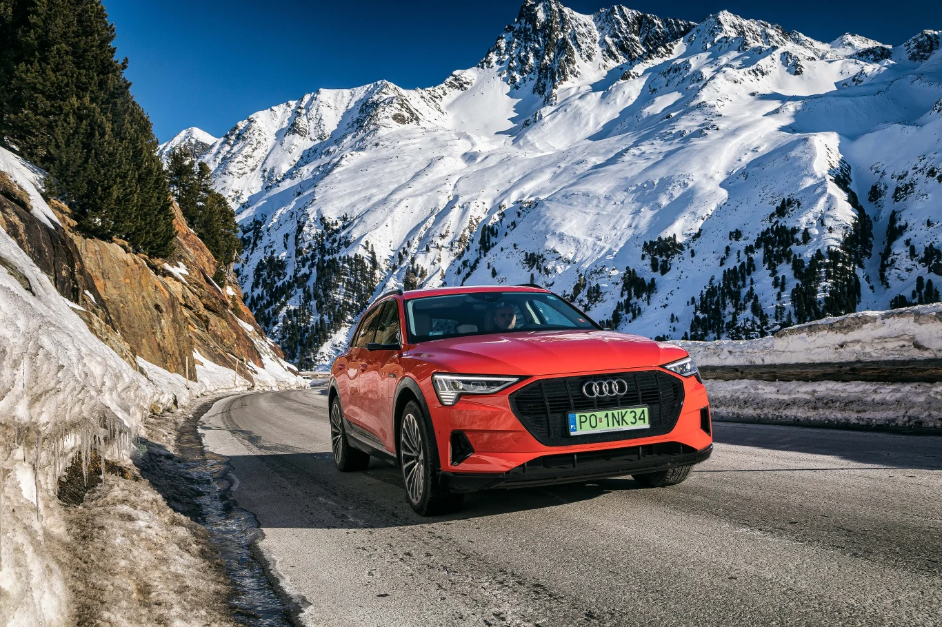 Audi e-tron po Alpach. Zdjęcia 