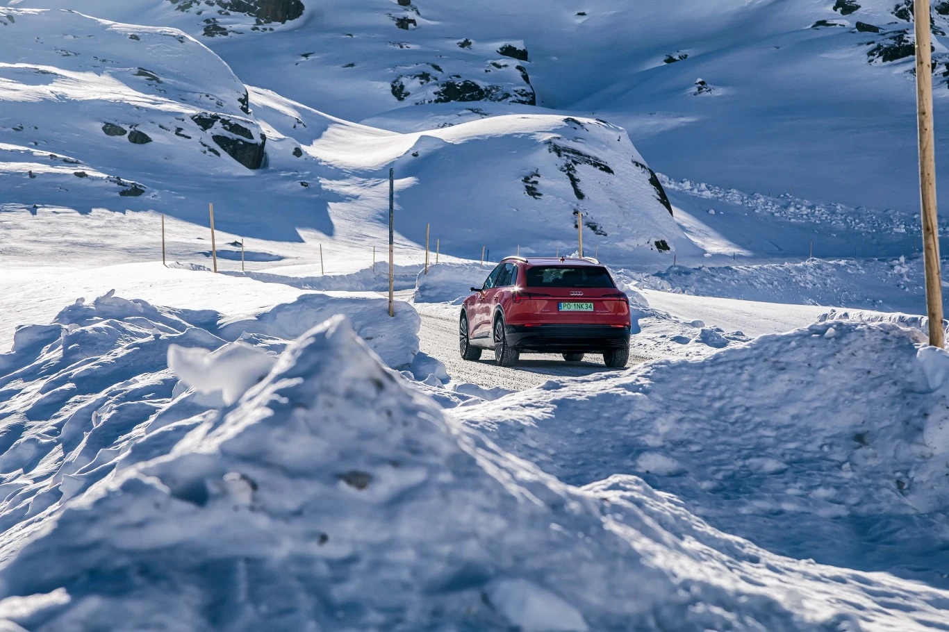 Audi e-tron po Alpach. Zdjęcia 