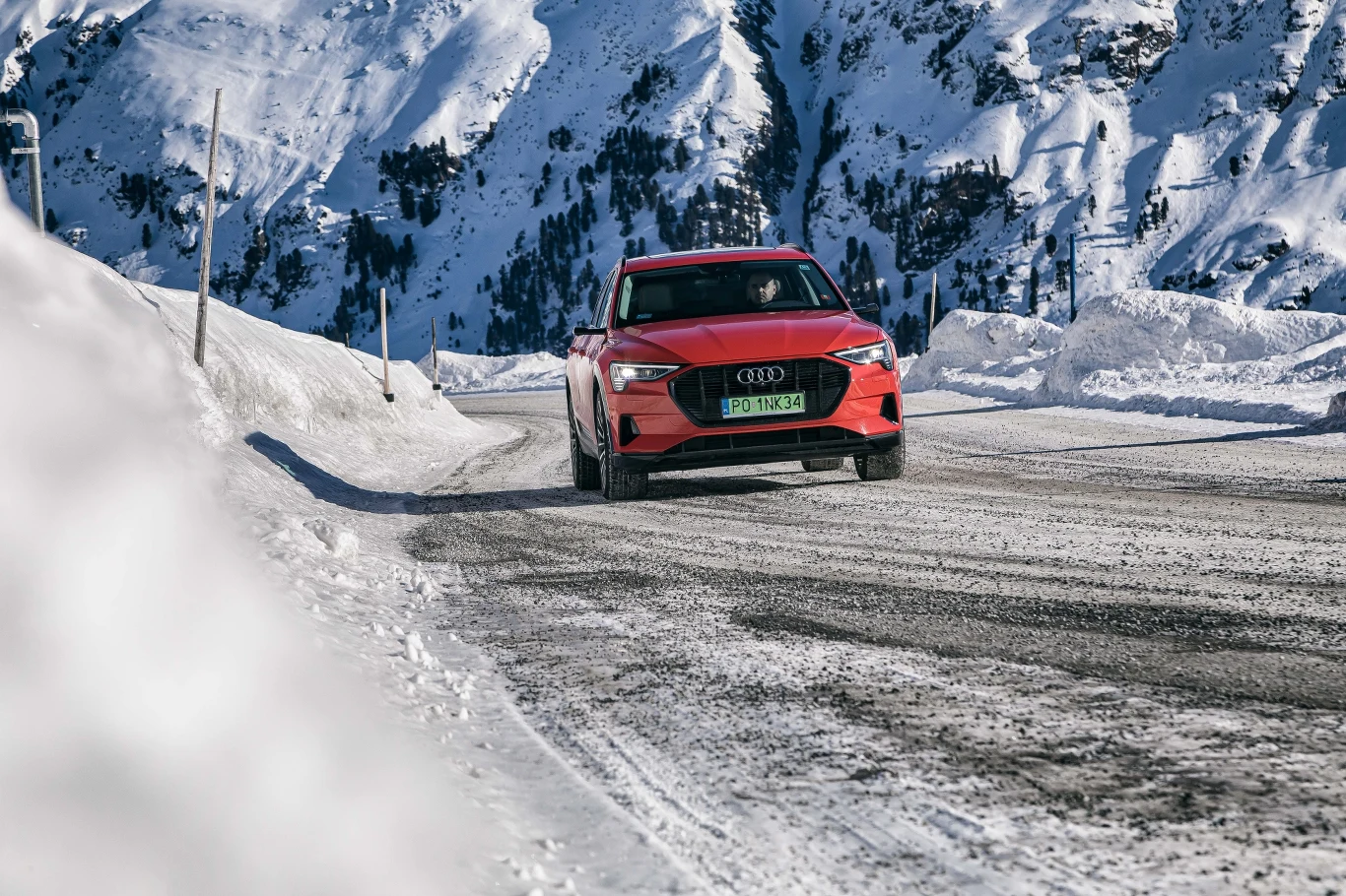 Audi e-tron po Alpach. Zdjęcia 