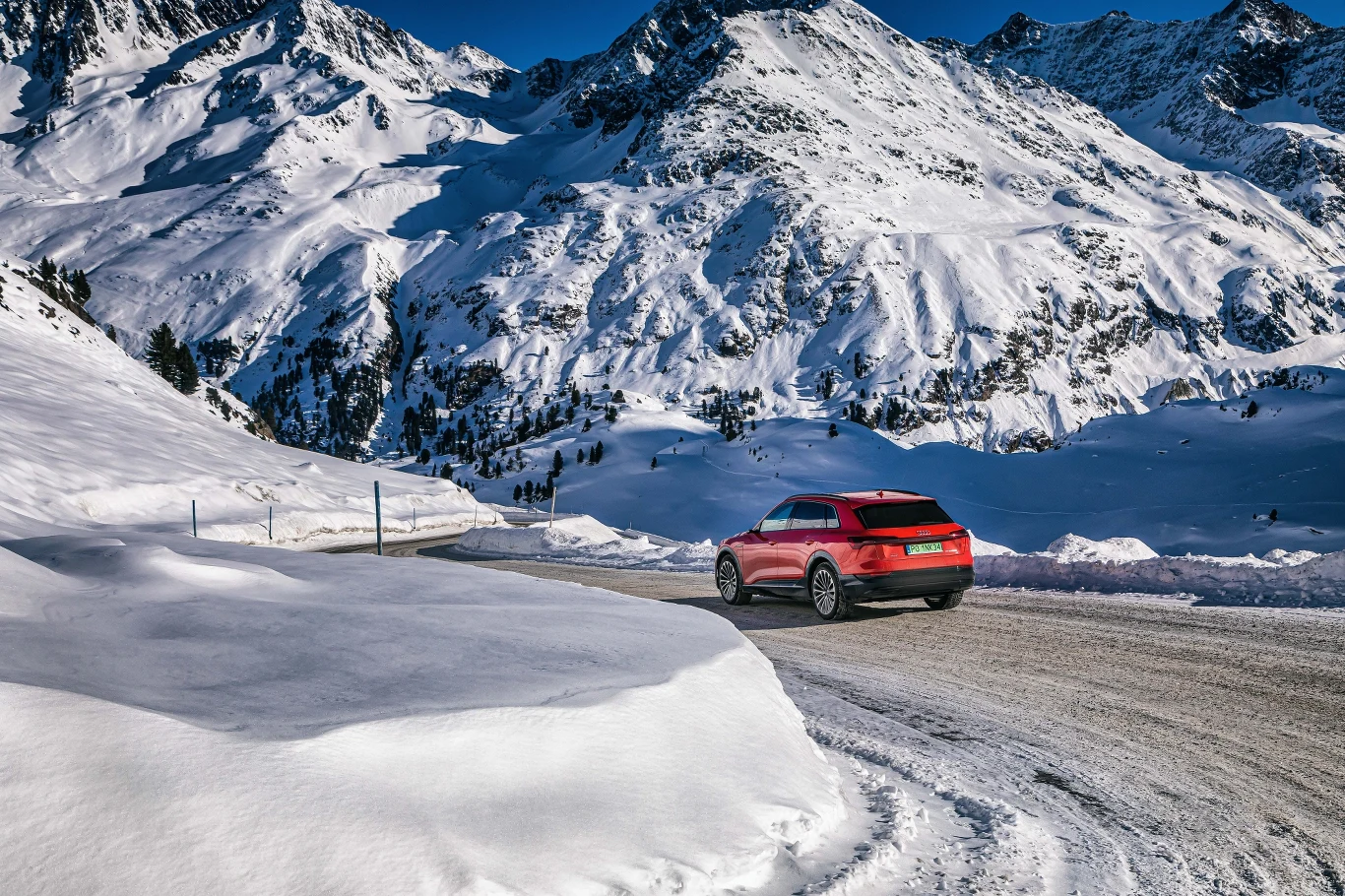 Audi e-tron po Alpach. Zdjęcia 