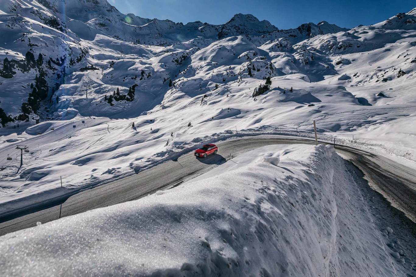 Audi e-tron po Alpach. Zdjęcia 