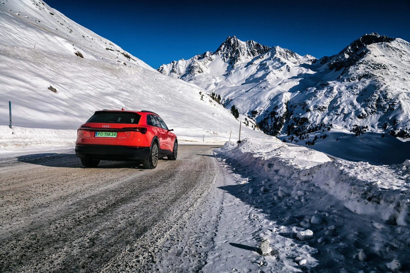 Audi e-tron po Alpach. Zdjęcia 