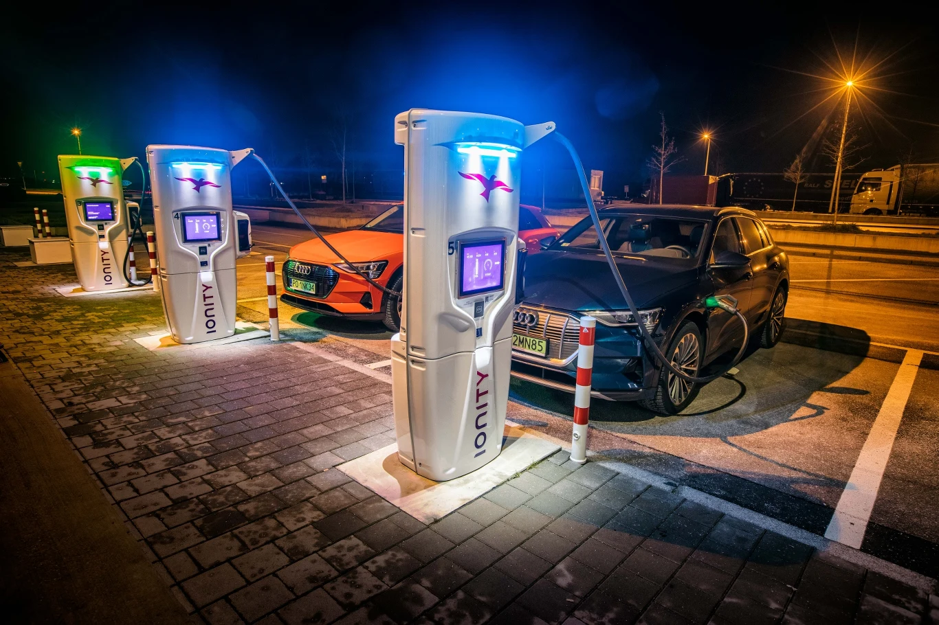 Audi e-tron po Alpach. Zdjęcia 