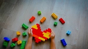 Mama 4+ w 2024 r. Ile wynosi świadczenie i dla kogo?