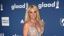 Urodzona pod znakiem strzelca Britney Spears na pewno ma wielu adoratorów. 

Zodiakalne Strzelce są otwarte na innych. Uwielbiają próbować nowych rzeczy. 

Ich wadą jest to, że bywają nieco zbyt szalone. Nie zastanawiają się nad konsekwencjami swoich działań, a później przez to cierpią. Potrzebują więc obok siebie zodiakalnego Koziorożca. 