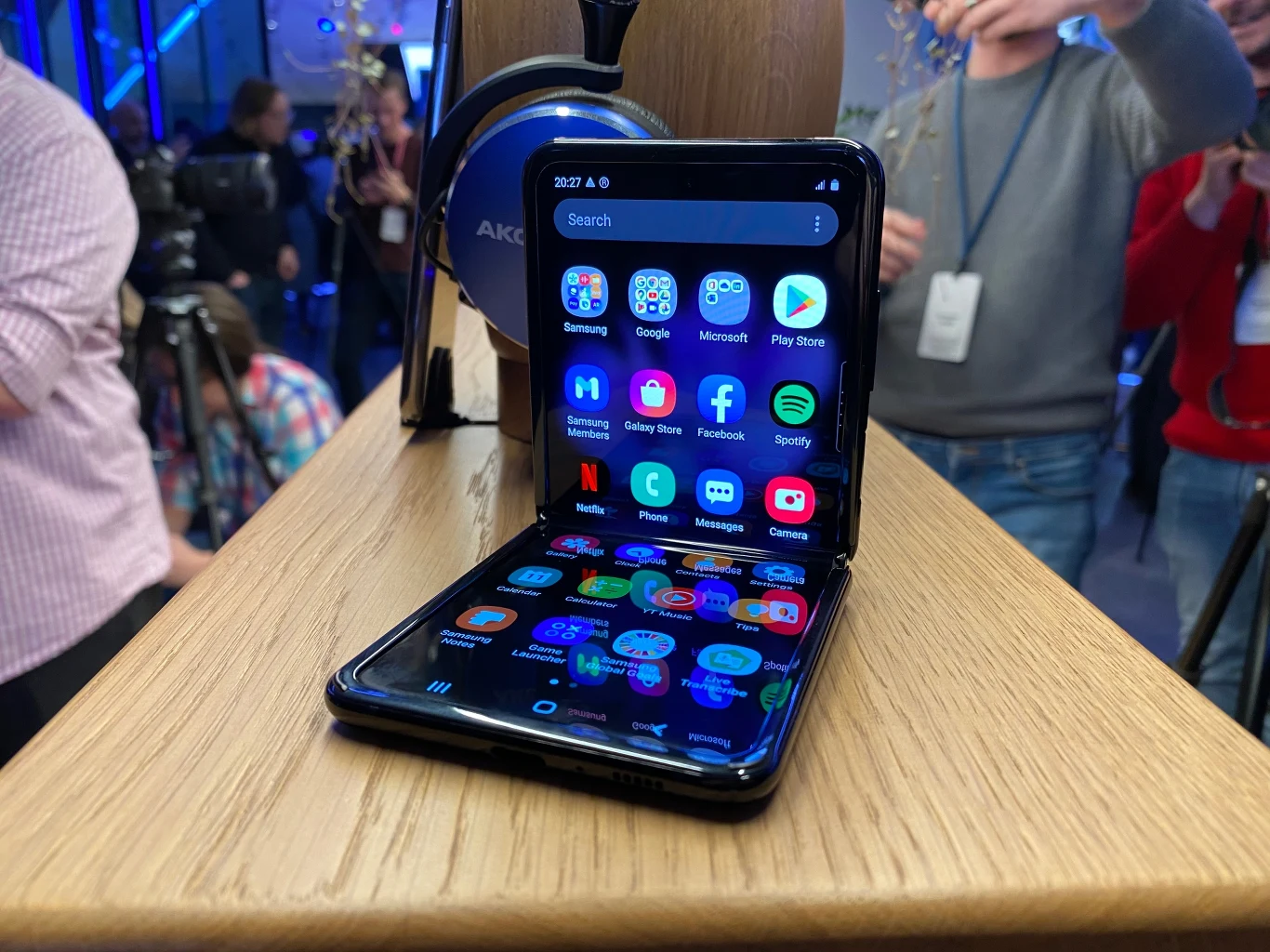 Samsung Galaxy Z Flip Samsung Galaxy Z Flip