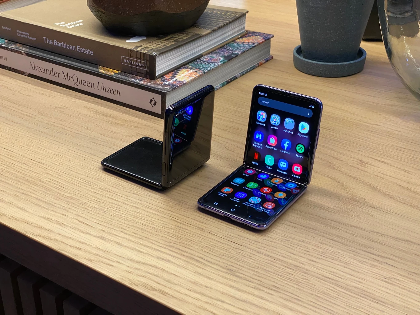 Samsung Galaxy Z Flip Samsung Galaxy Z Flip