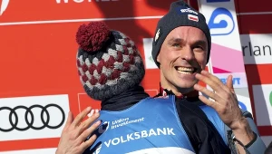 Piotr Żyła cieszy się ze zwycięstwa na Kulm