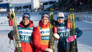 Therese Johaug (w środku), Heidi Weng (z lewej) i Ingvild Flugstad Ostberg 