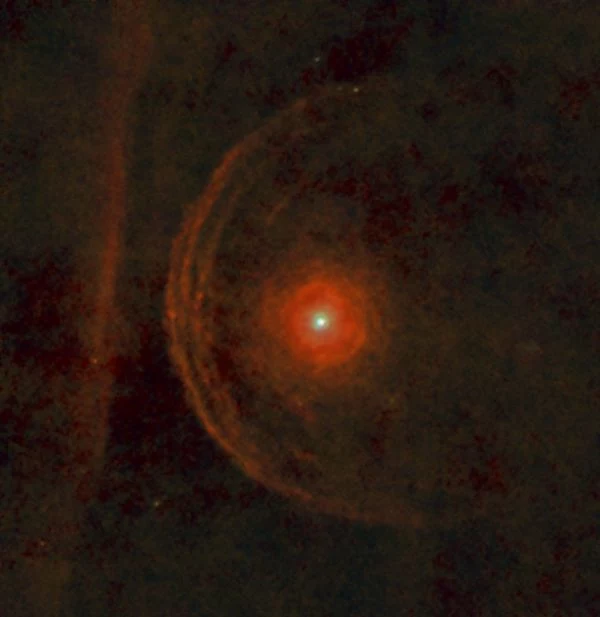 Zdjęcie otoczenia czerwonego nadolbrzyma - Betelgezy wykonane przez obserwatorium Herschel (z 2013 roku). Fot. ESA/Herschel/PACS/L