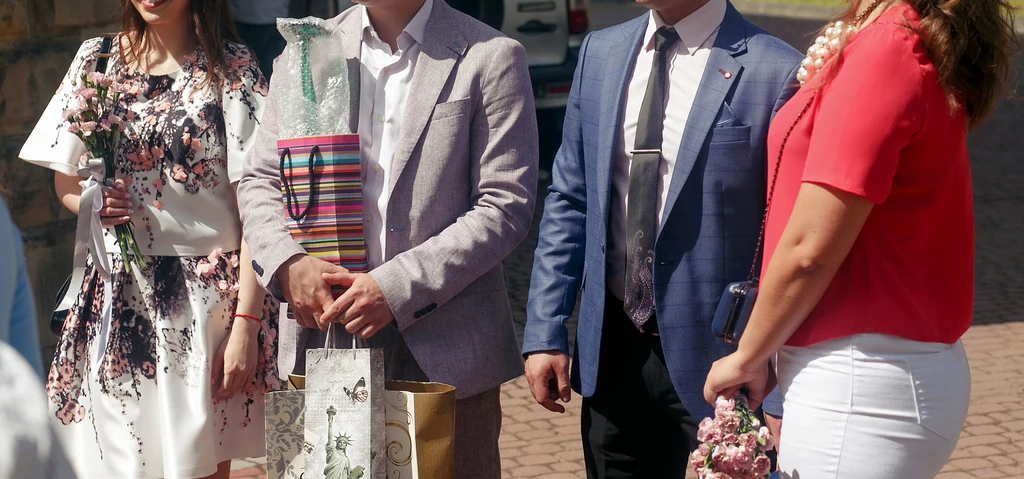 Jeśli para młoda jest wierząca, można w życzenia wpleść treści religijne, takie jak Boże błogosławieństwo czy opieka Matki Boskiej Jeśli para młoda jest wierząca, można w życzenia wpleść treści religijne, takie jak Boże błogosławieństwo czy opieka Matki Boskiej