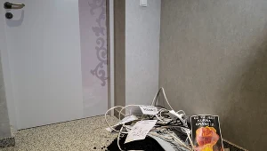 "Prezent" przed biurem Mateusza Morawieckiego 