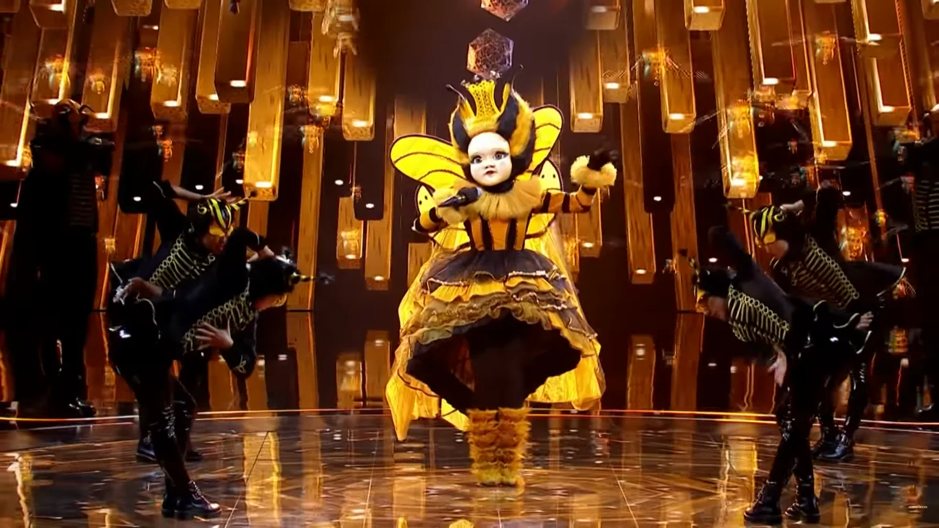 W pierwszym odcinku Roberts zaśpiewała piosenkę Sii "Alive". Później mierzyła się z repertuarem m.in. Alici Keys i Whitney Houston. W finale wykonała piosenkę "Someone You Loved". W ciągu całego programu ani razu nie była zagrożona. 