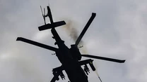 Każda z brygad posiada za to bataliony śmigłowców średnich. Amerykanie wykorzystują śmigłowce z rodziny UH-60 Black Hawk (zupełnie inne niż kupione przez Polskę S-70i – łączy je jedynie podobieństwo kształtu kadłuba). Służą do transportu wojska i zaopatrzenia, ewakuacji rannych i misji CSAR.