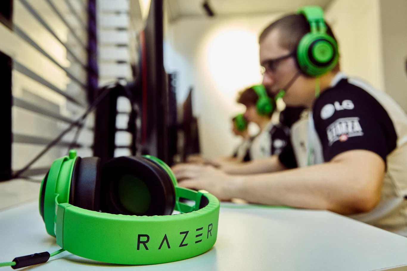 Założony w 2012 roku Team Razer to esportowa gałąź Razera, w ramach której współpracujący z marką gracze i zespoły mogą cieszyć wieloma korzyściami płynącymi z bycia częścią doświadczonej i skupionej na esporcie firmy. 