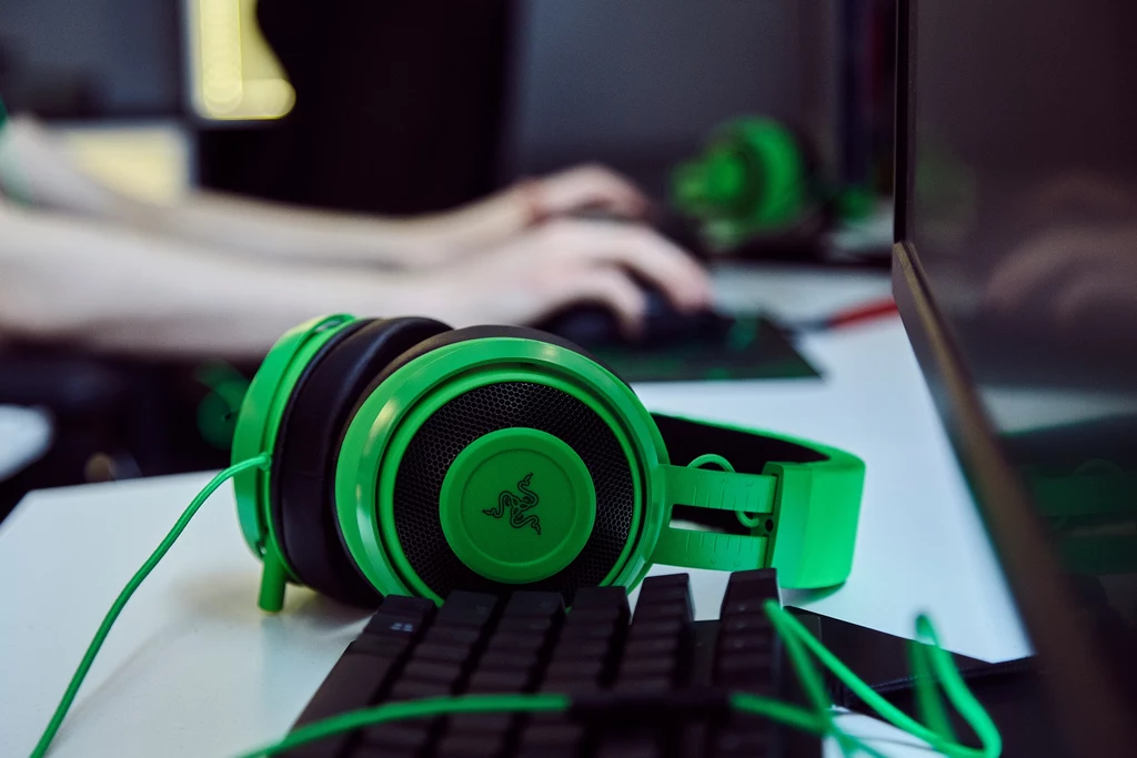 Biorąc pod uwagę nowoczesne metody treningowe x-kom AGO, które przyciągnęły uwagę Team Razer, partnerstwo zostało ustanowione, aby zagwarantować graczom x-kom AGO dostęp do najlepszych urządzeń peryferyjnych na rynku, co pozwoli im jeszcze lepiej udoskonalić program treningowy. Biorąc pod uwagę nowoczesne metody treningowe x-kom AGO, które przyciągnęły uwagę Team Razer, partnerstwo zostało ustanowione, aby zagwarantować graczom x-kom AGO dostęp do najlepszych urządzeń peryferyjnych na rynku, co pozwoli im jeszcze lepiej udoskonalić program treningowy.