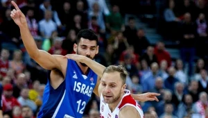 Łukasz Koszarek w meczu z Izraelem