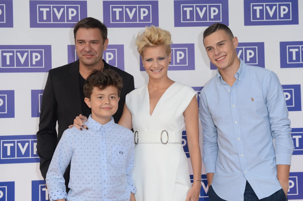 Małgorzata Kożuchowska, Tomasz Karolak, Adam Zdrójkowski i Mateusz Pawłowski na premierze "Rodzinkipl"