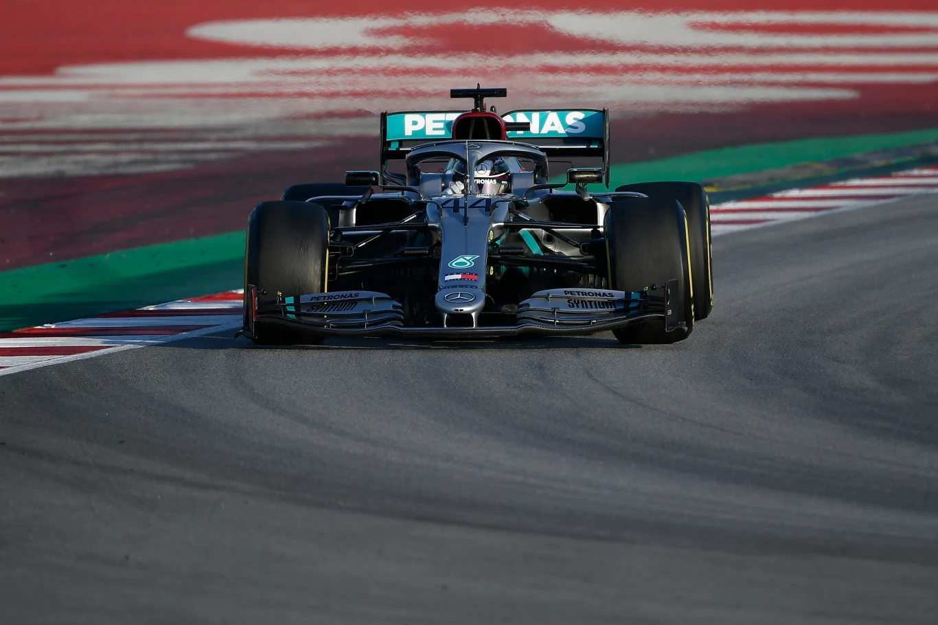 Lewis Hamilton na torze w Barcelonie Lewis Hamilton na torze w Barcelonie