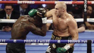 Tyson Fury (z prawej) kontra Deontay Wilder