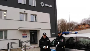Sierżant Piotr Dworzyński i starszy posterunkowy Marcin Lembrych uratowali pięcioletnią Jagodę 
