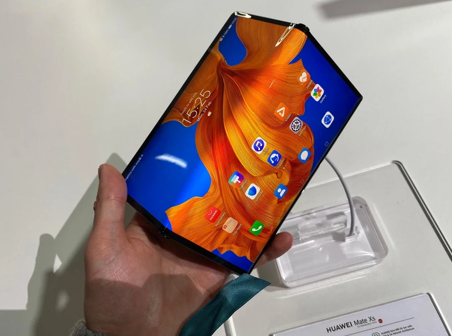 Smartfon Mate Xs zaprezentowany w Barcelonie Smartfon Mate Xs zaprezentowany w Barcelonie