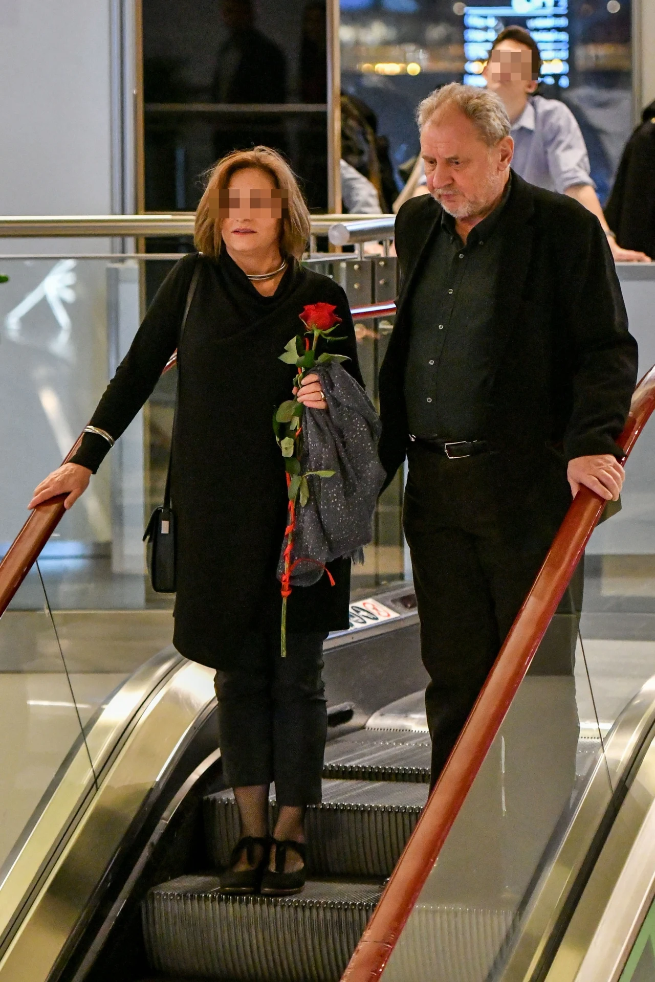 Andrzej Grabowski z tajemniczą kobietą Andrzej Grabowski z tajemniczą kobietą