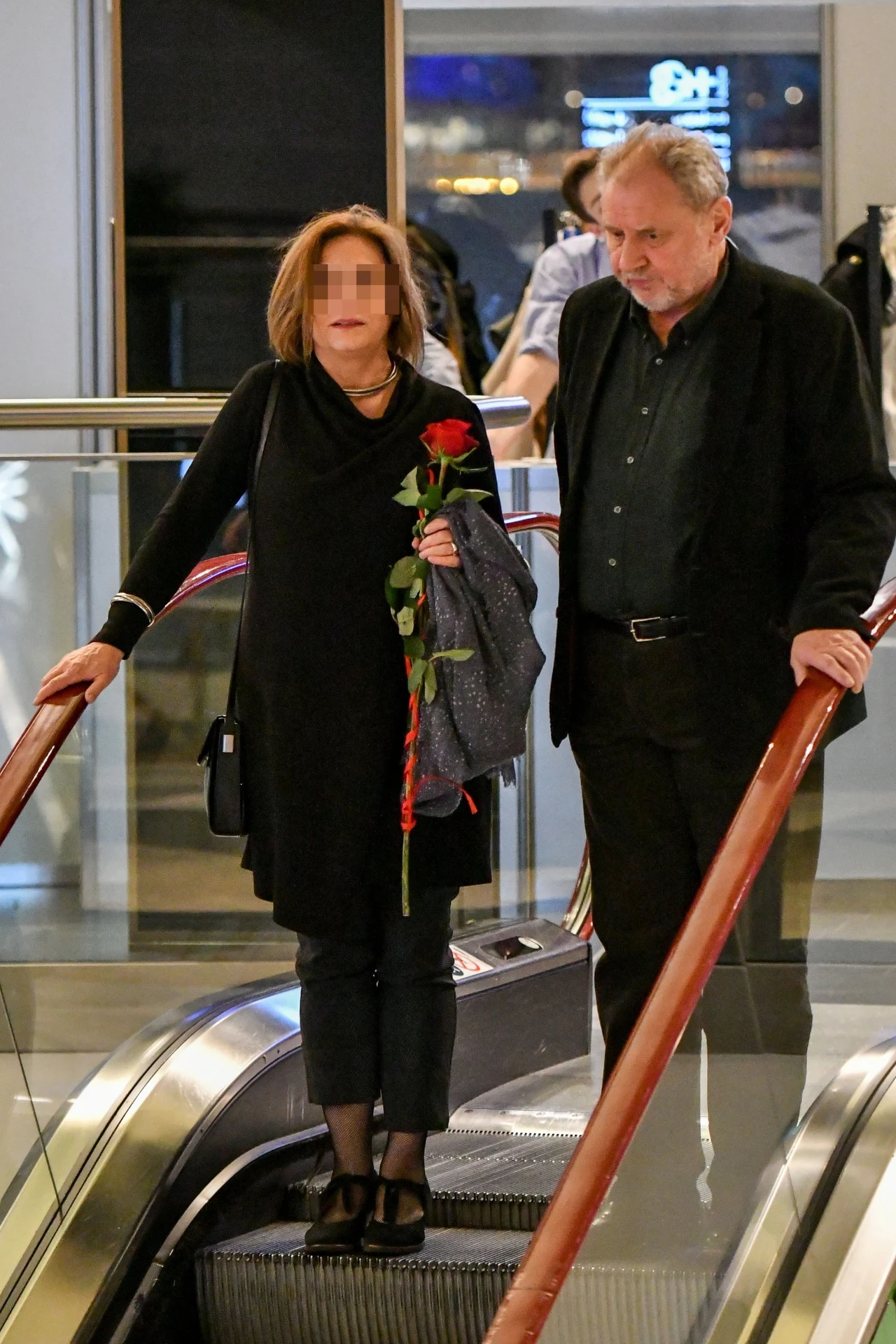 Andrzej Grabowski z tajemniczą kobietą Andrzej Grabowski z tajemniczą kobietą