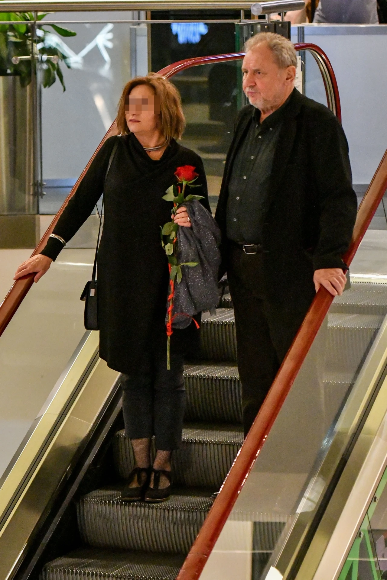 Andrzej Grabowski z tajemniczą kobietą Andrzej Grabowski z tajemniczą kobietą